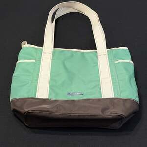 Lands' End Medium 5-Pocket Canvas Boat Tote Bag with Zip Top in Green/Cream